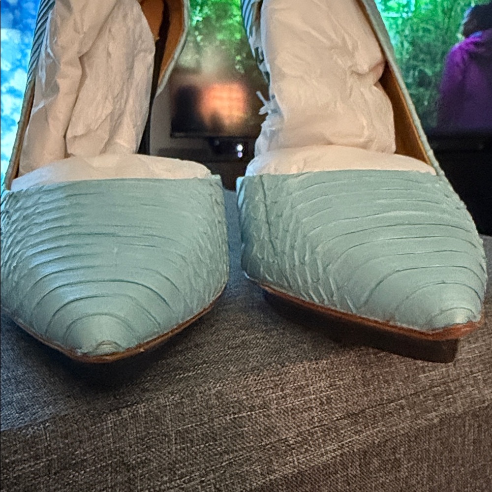 L.A.M.B. Women's Aqua Textured Heels - Picture 6 of 6
